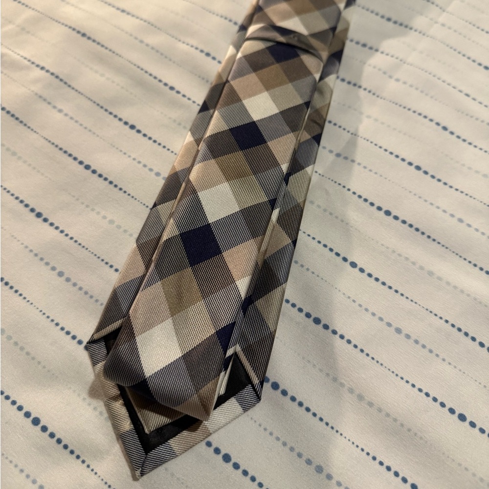 Express Tie - Navy Blue, White, & Tan/Gold Checkered Stripes - EUC - Picture 6 of 9